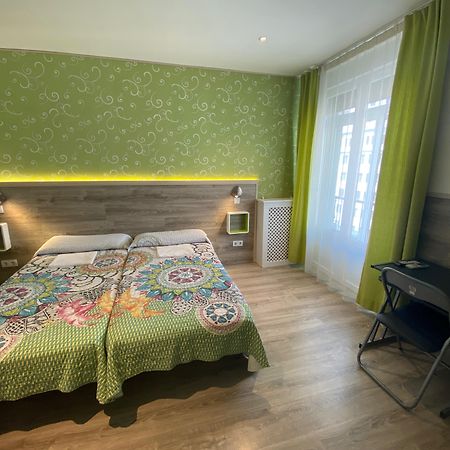 Muchomadrid Hostel Bagian luar foto