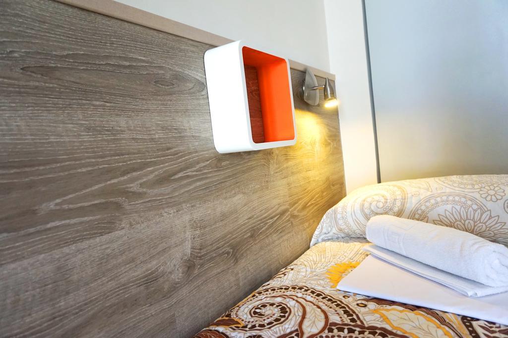Muchomadrid Hostel Bagian luar foto