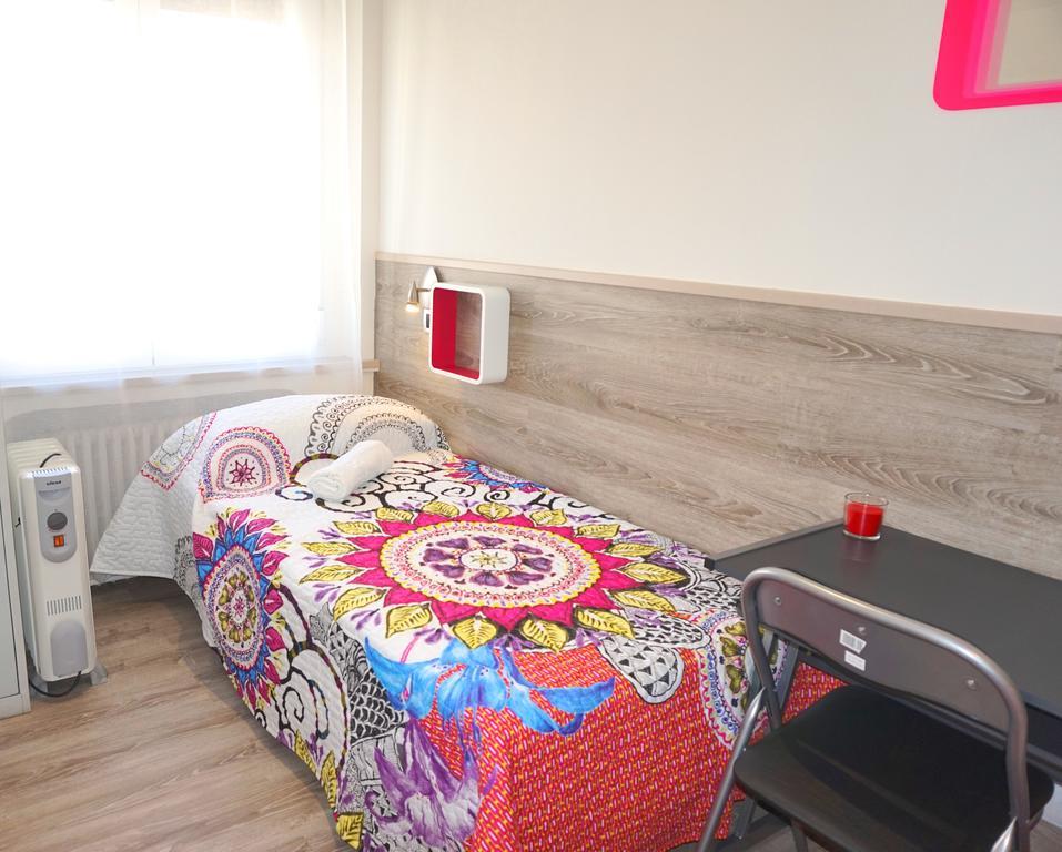 Muchomadrid Hostel Bagian luar foto