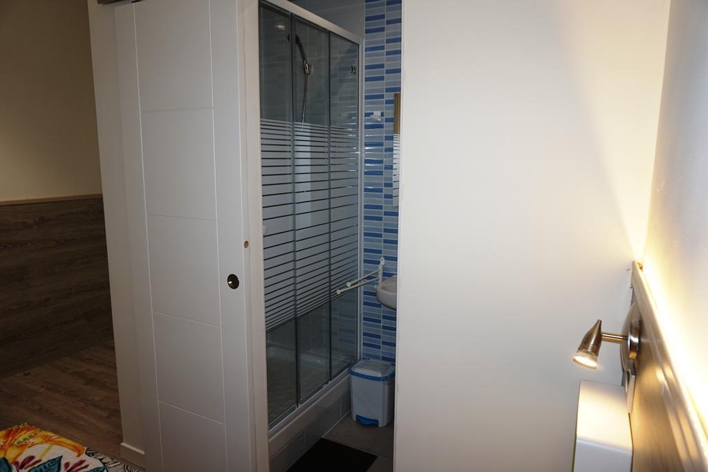 Muchomadrid Hostel Bagian luar foto