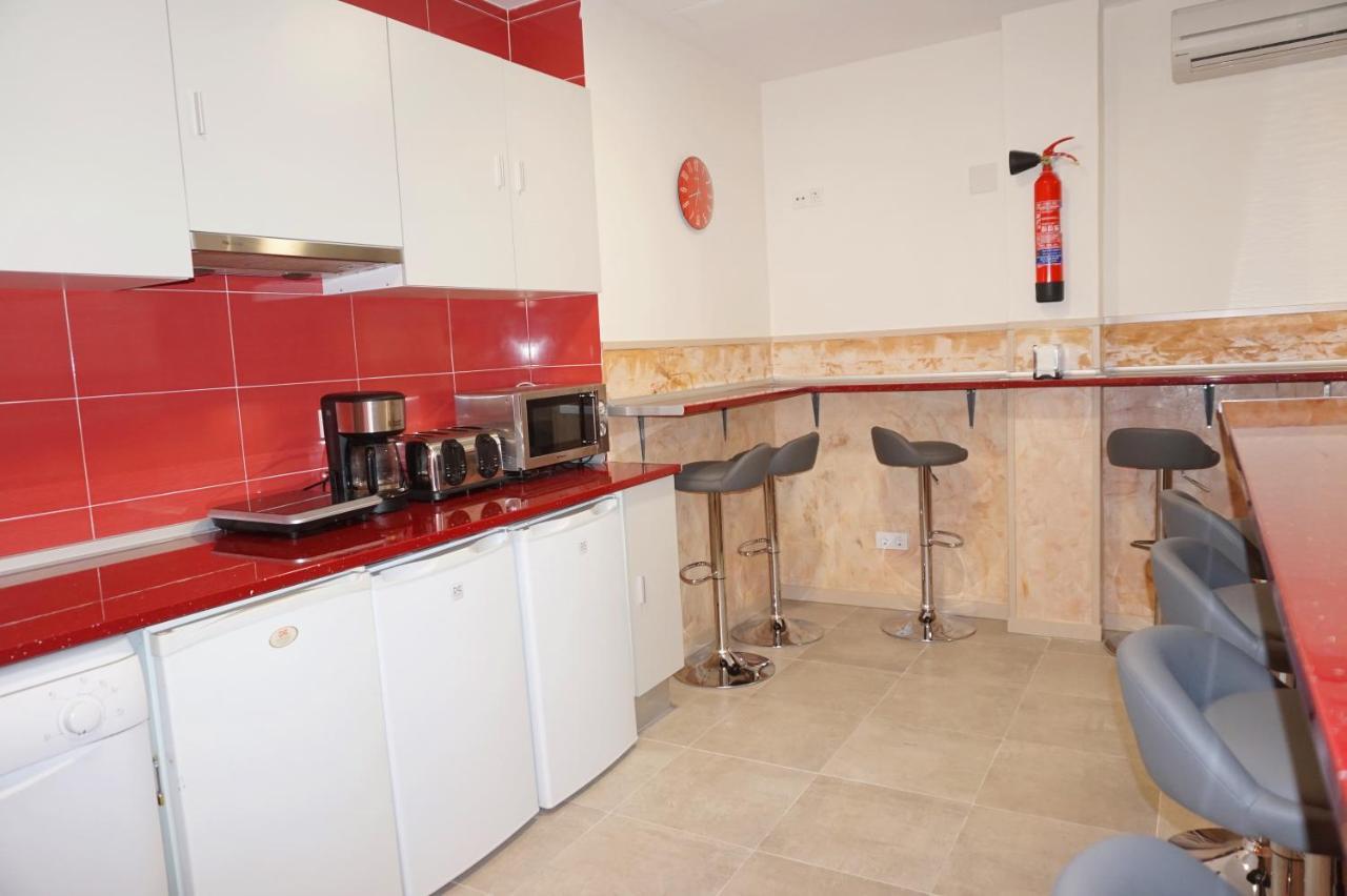 Muchomadrid Hostel Bagian luar foto