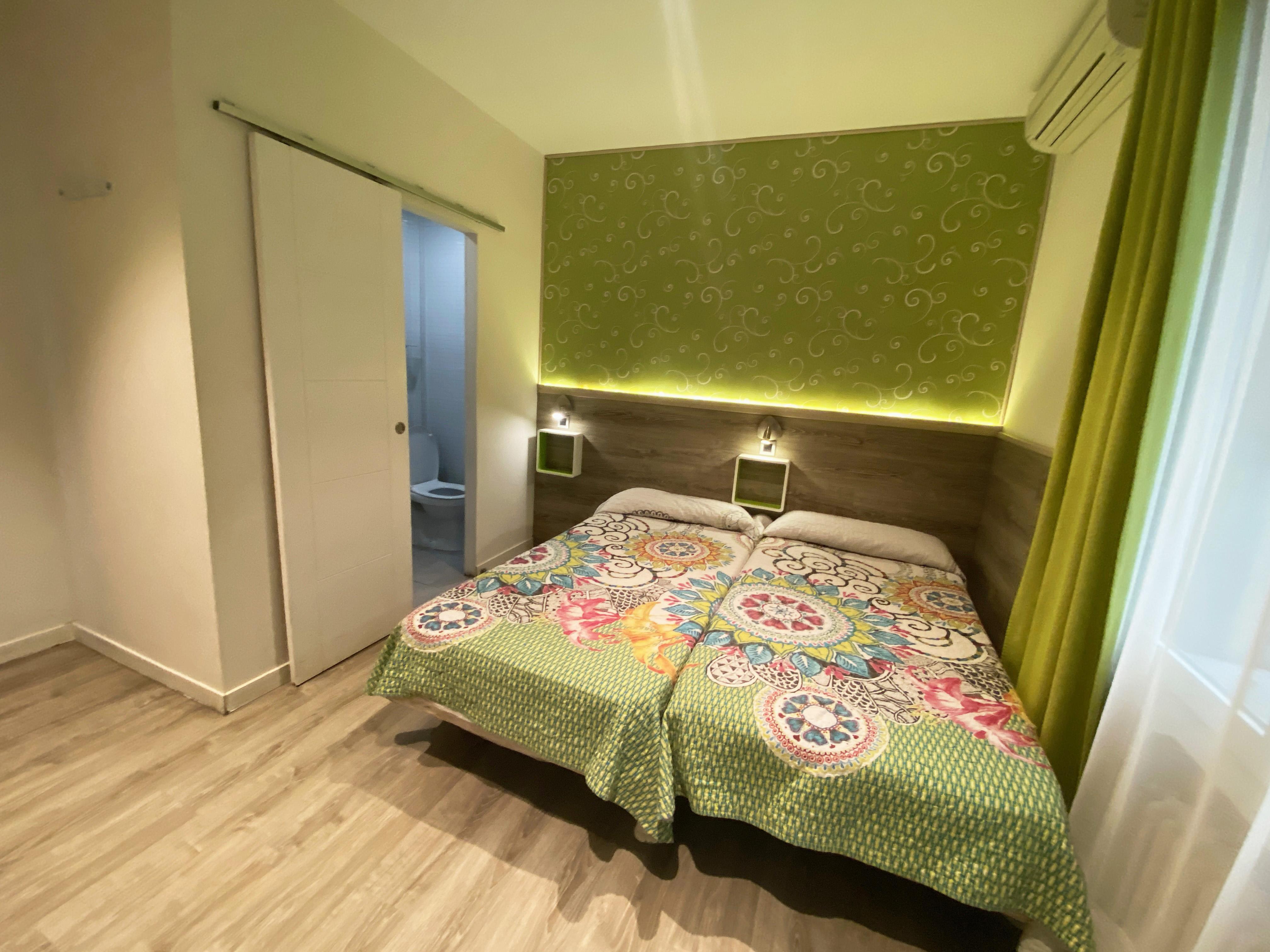 Muchomadrid Hostel Bagian luar foto