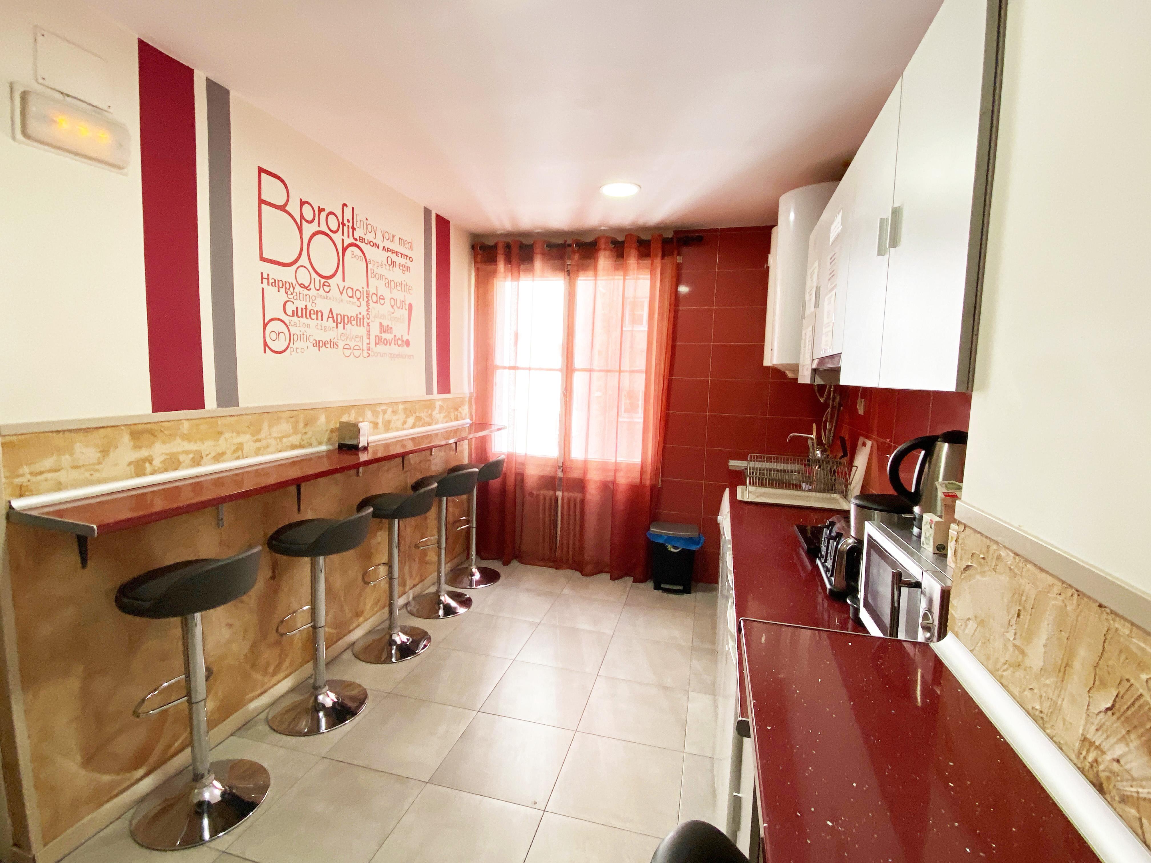 Muchomadrid Hostel Bagian luar foto
