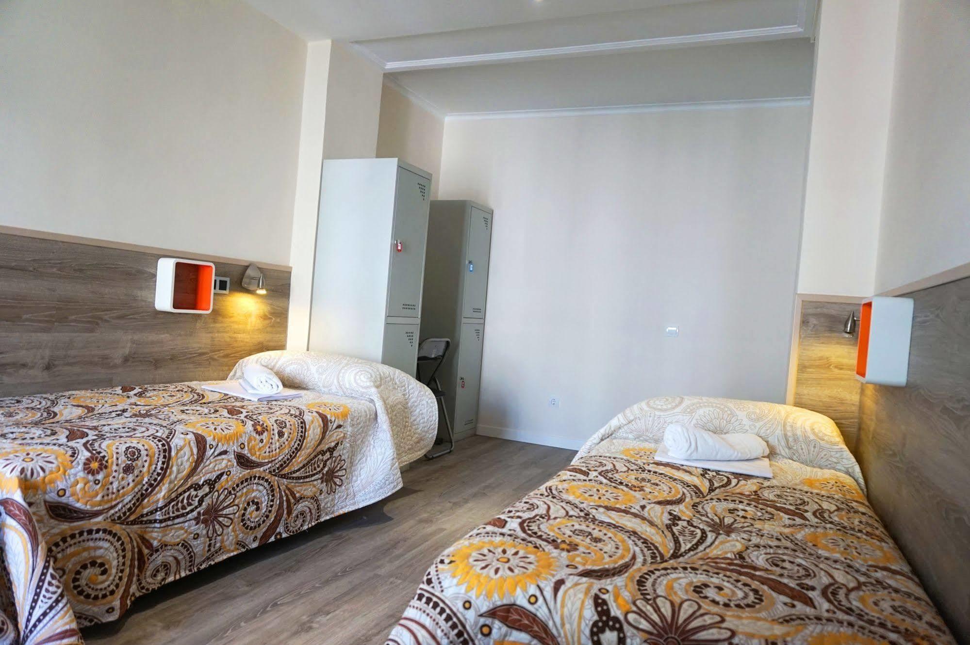 Muchomadrid Hostel Bagian luar foto